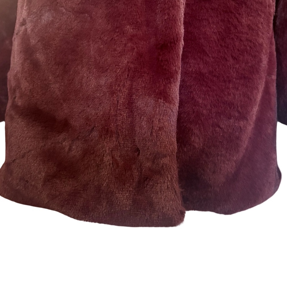 Coffee Shop New York Faux Fur Coat – Dark Bloodstone (Small) 🔥 🧥 💎 - Picture 4 of 10